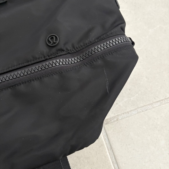 Lululemon go lightly duffle bag Black- OS - Picture 2 of 8